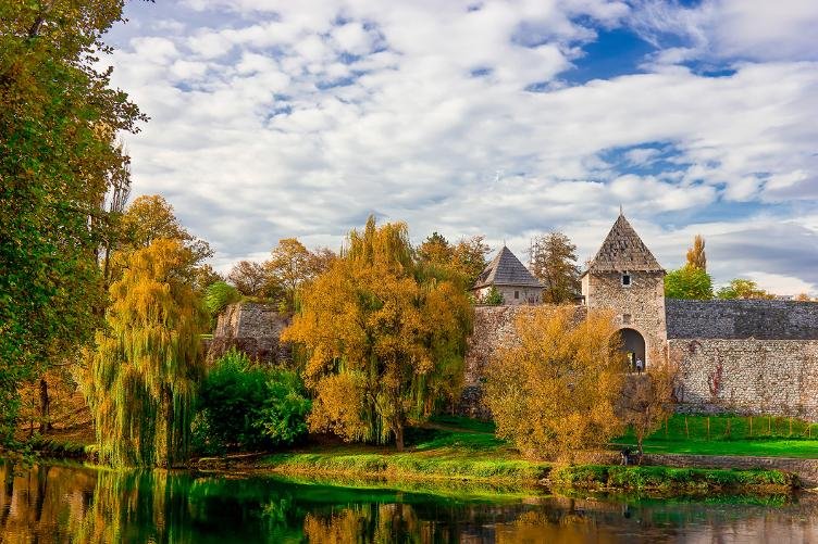 Banja-Luka-Kastel-Fort-on-Vrbas-river-Bosnia-and-Herzegovina (1)